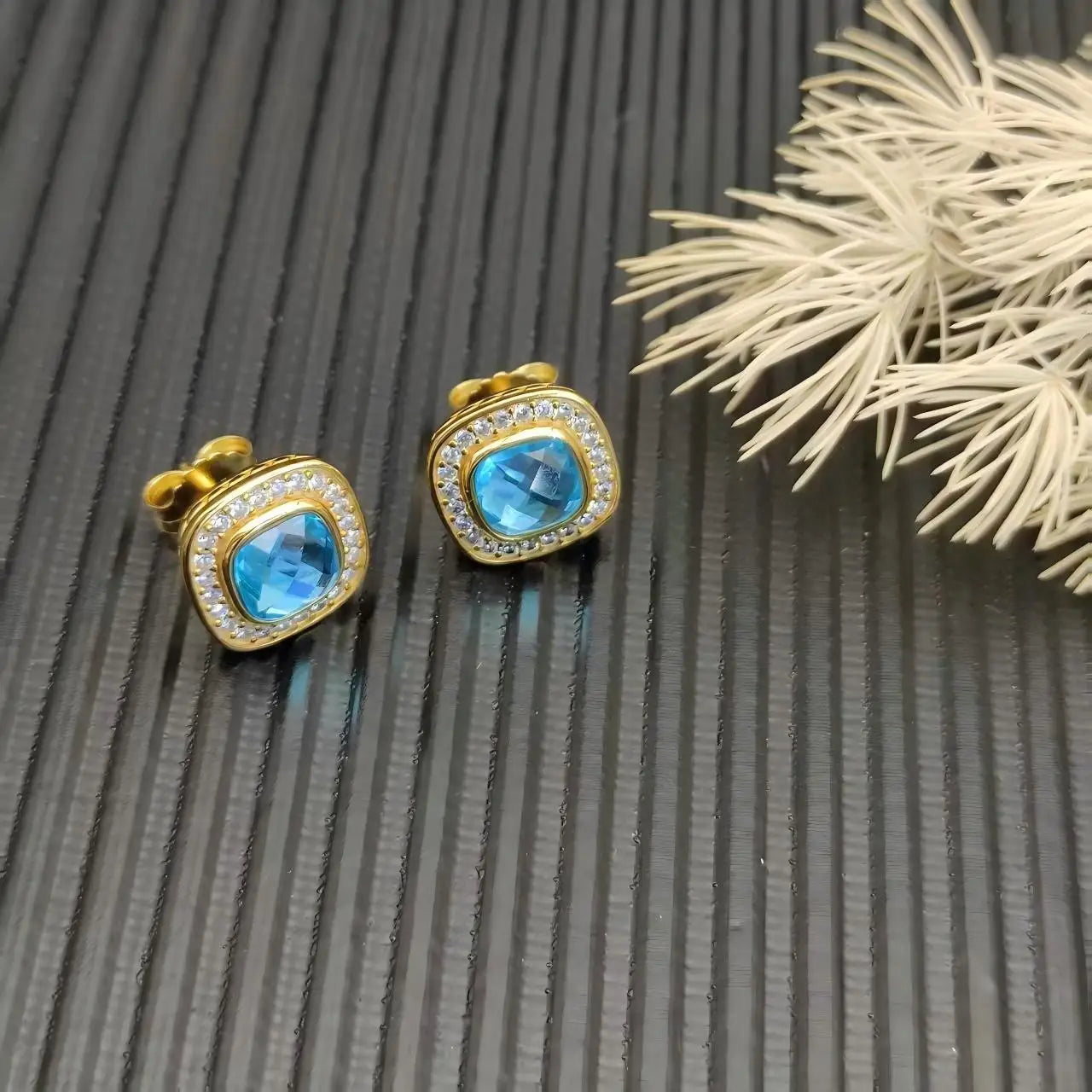 2025 New High-Quality Christmas Elegant and Simple Square Diamond Necklace and Earrings Set - Valentine's Day Gift