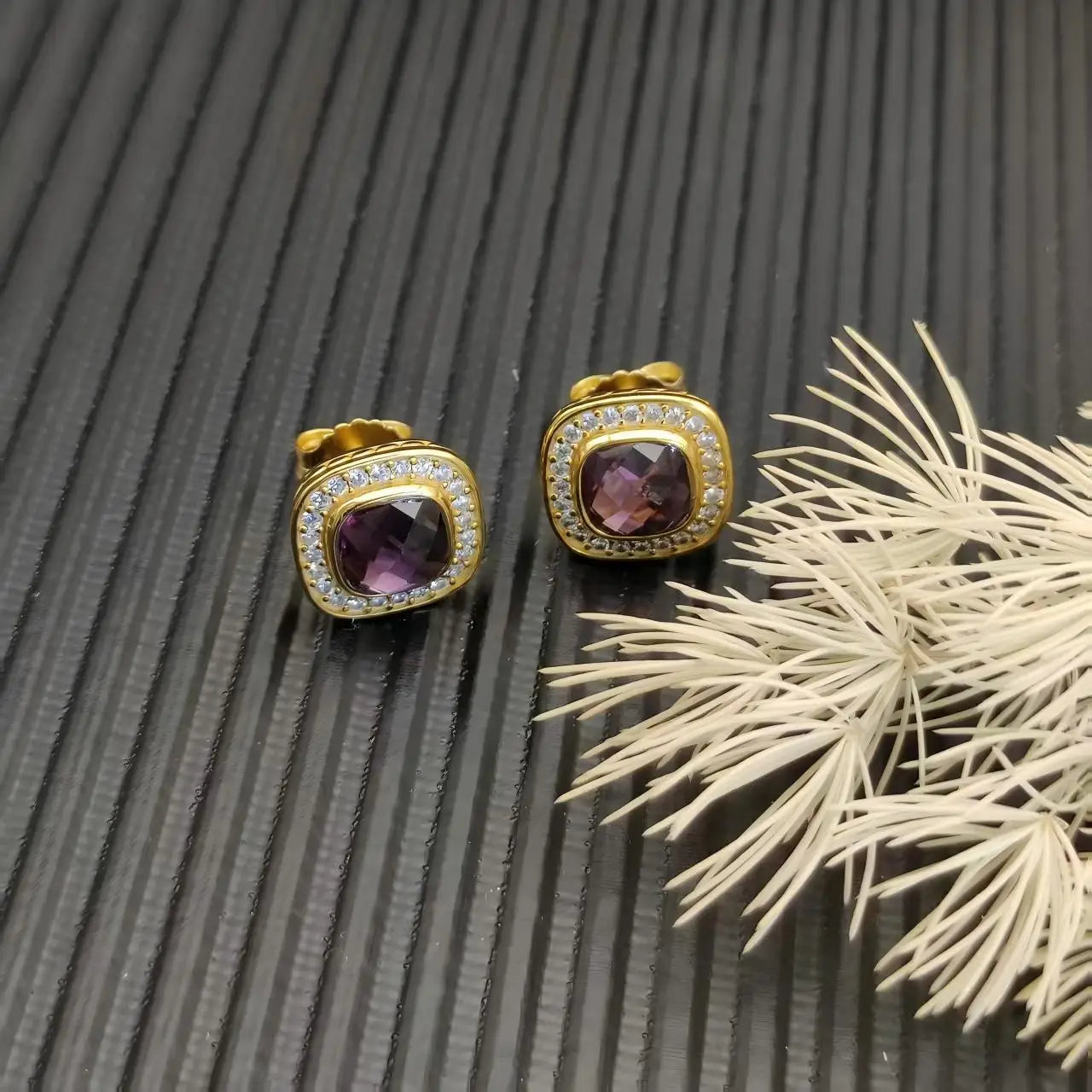 2025 New High-Quality Christmas Elegant and Simple Square Diamond Necklace and Earrings Set - Valentine's Day Gift